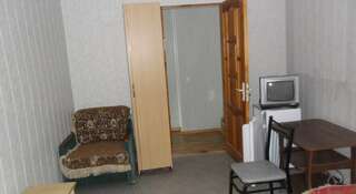 Гостевой дом on Pyshkina Геленджик Трехместный номер "Комфорт" с душем-2