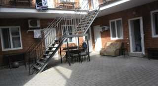 Гостевой дом on Pyshkina Геленджик Классический четырёхместный номер-1